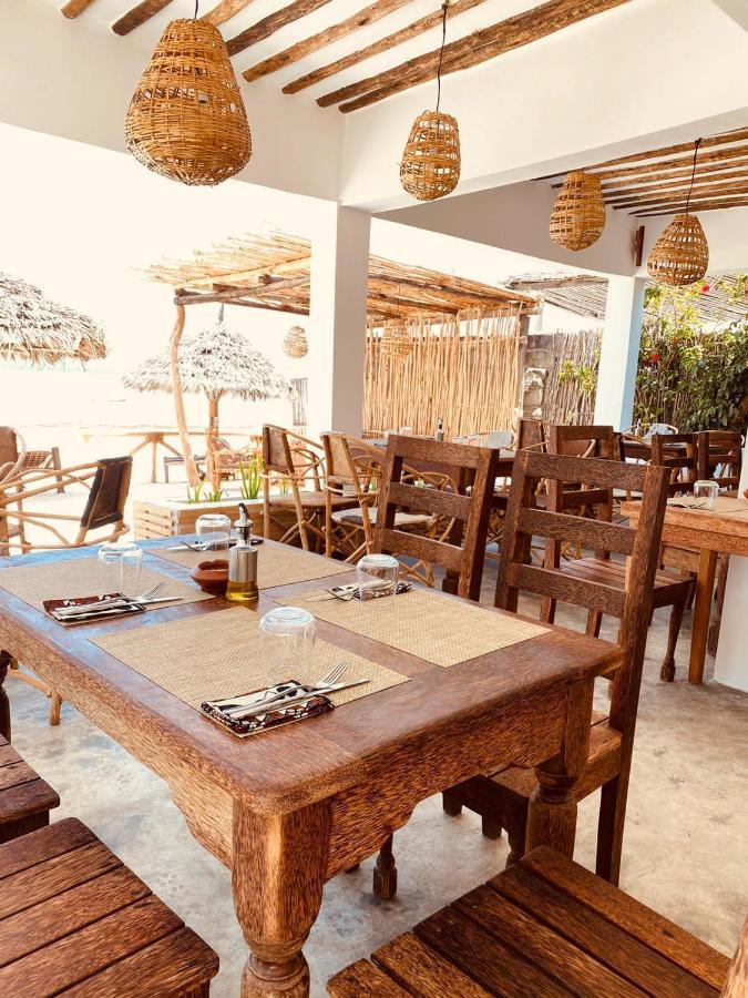 Helwas Zanzibar Beach Hotel Bwejuu Extérieur photo