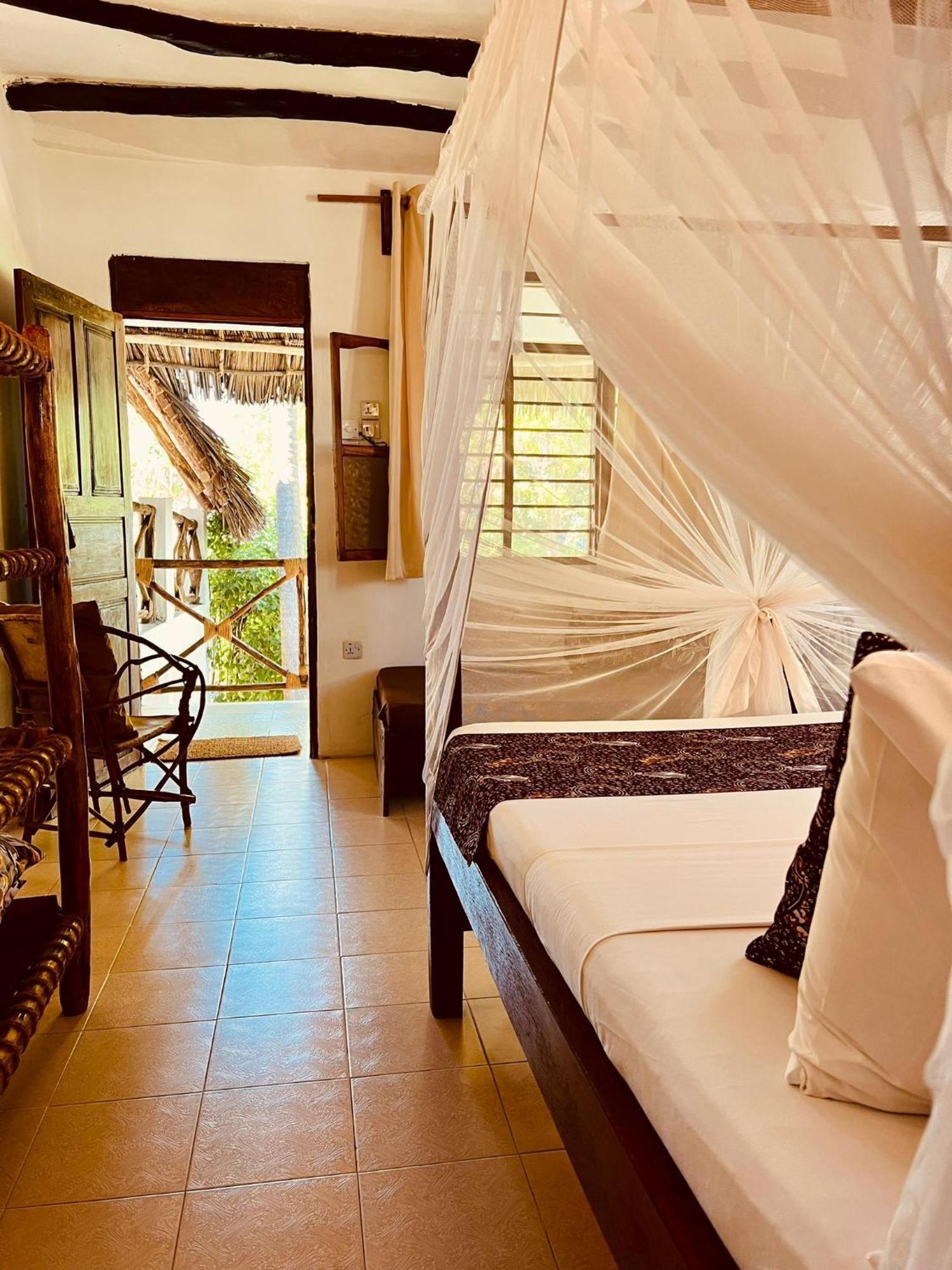 Helwas Zanzibar Beach Hotel Bwejuu Extérieur photo