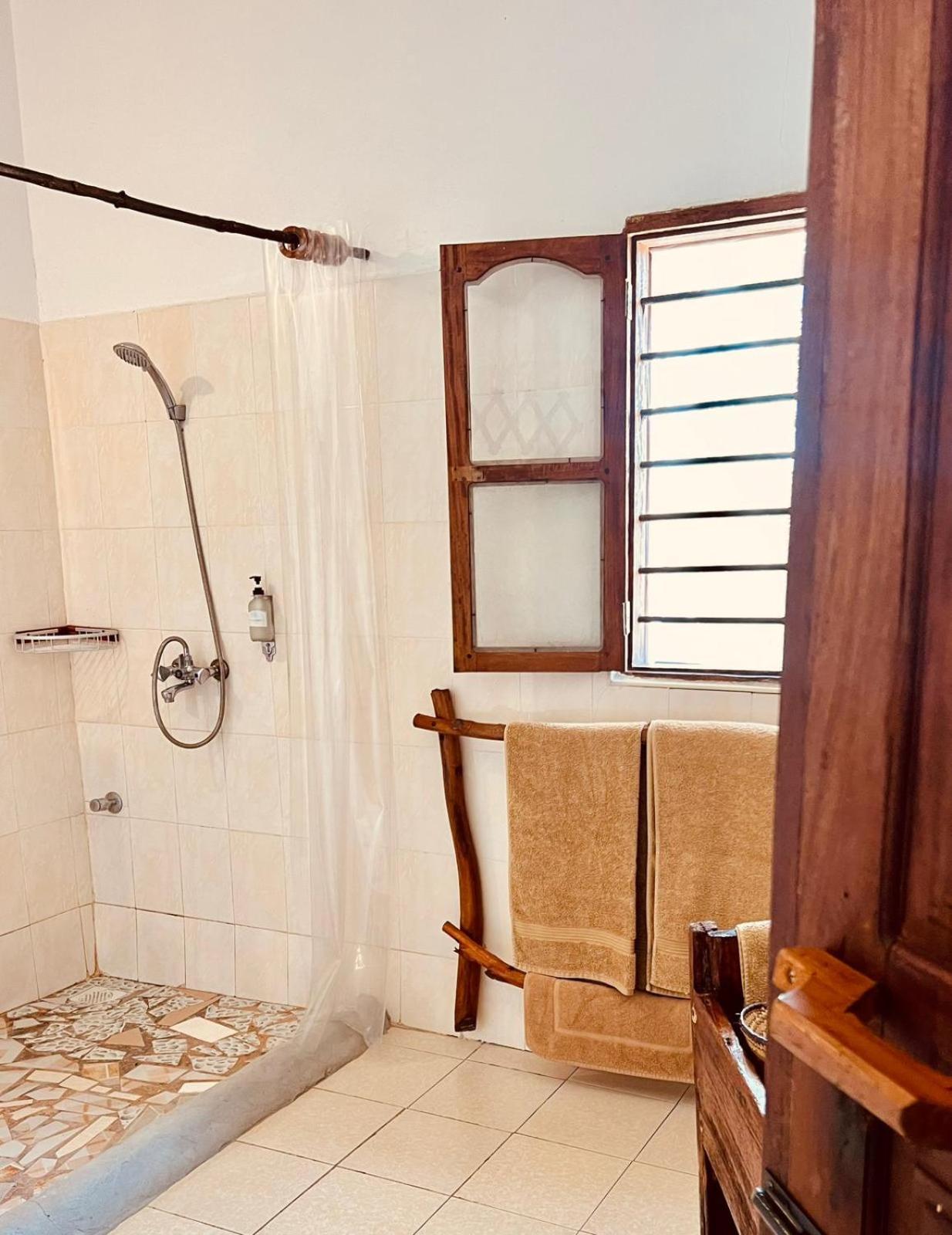 Helwas Zanzibar Beach Hotel Bwejuu Extérieur photo