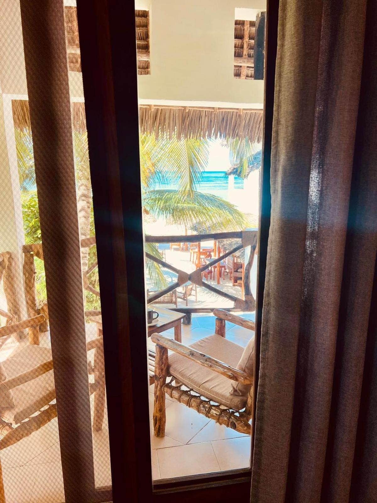 Helwas Zanzibar Beach Hotel Bwejuu Extérieur photo