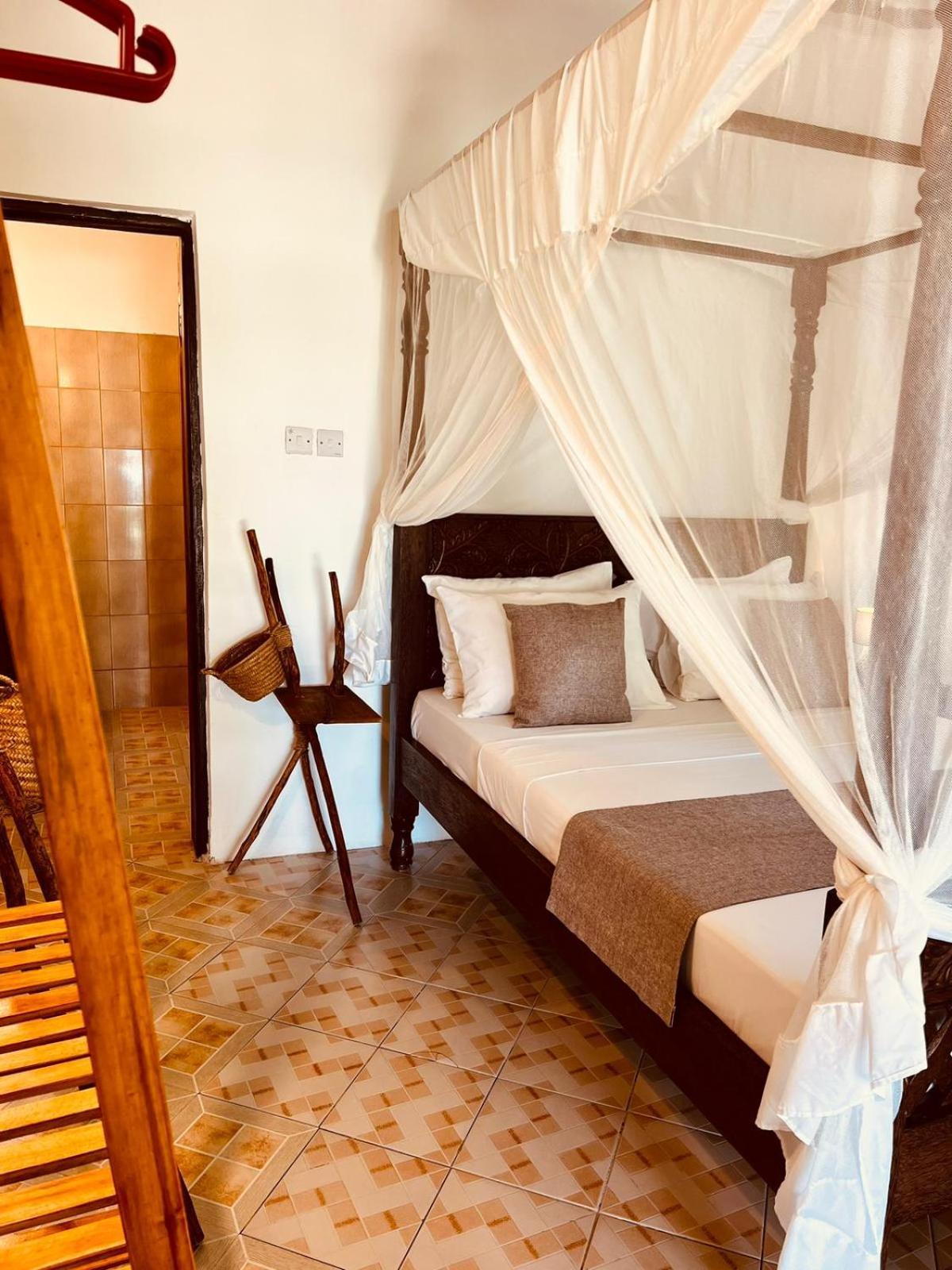 Helwas Zanzibar Beach Hotel Bwejuu Extérieur photo