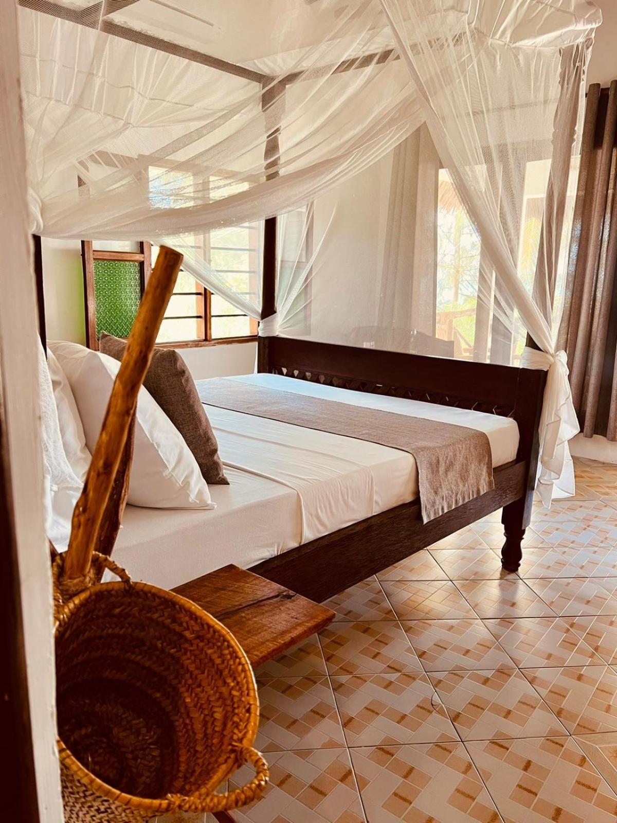Helwas Zanzibar Beach Hotel Bwejuu Extérieur photo